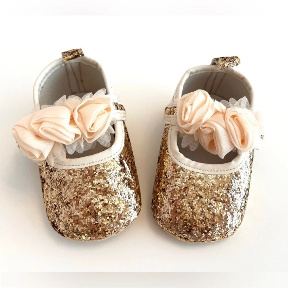 NEW Gold Glitter Baby Dress Shoes w/Floral Accent BABY Size 3 - New Without Tags